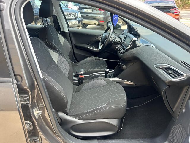 PEUGEOT 2008 ACTIVE 1.6 E-HDI AUTO SPANISH LHD IN SPAIN 74000 MILES SUPERB 2017